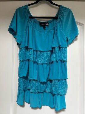 NWT Antthony Richard’s Sz L Lace Ruffle Front Short Flutter Sleeve Blouse Top